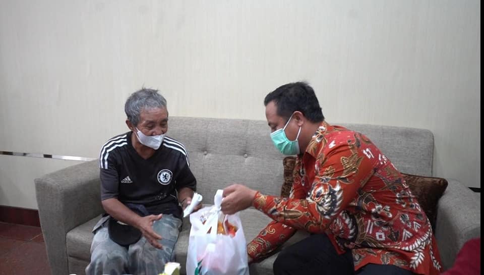 Plt Gubernur Apresiasi Perjuangan Seorang Warga Lansia untuk Dapatkan Vaksin